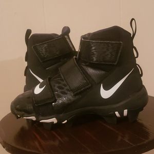 Nike kids Force Savage Shark Football cleats